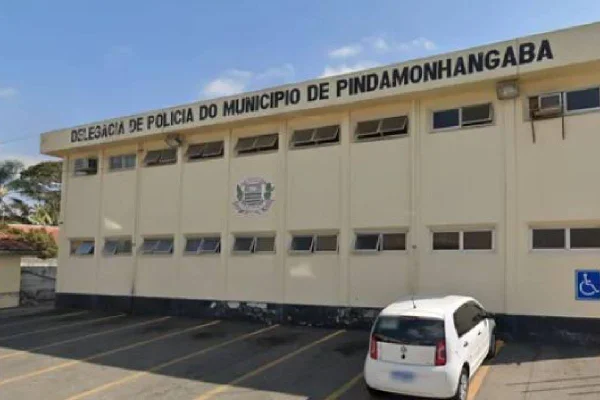 Fachada de delegacia em Pindamonhangaba, SP- Metrópoles