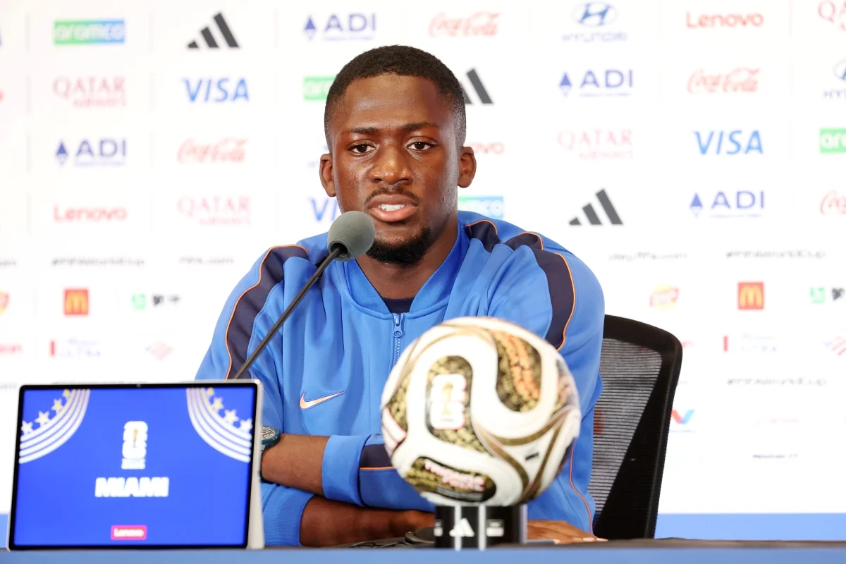 Konaté, jogador da França em entrevista coletiva Konaté, jogador da França em entrevista coletiva