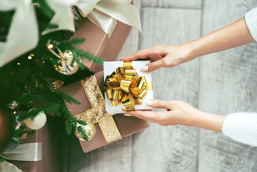 presentes embaixo de árvore de Natal