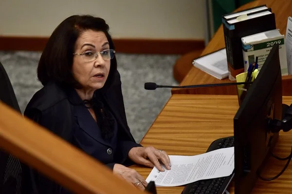 Ministra do STJ chamada de bolsonarista por Calheiros rebate: “Sórdido”