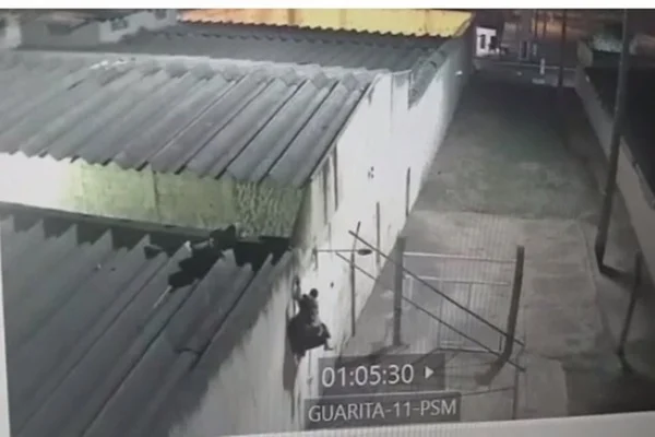 Vídeo mostra detentos usando corda para fugir da Papuda