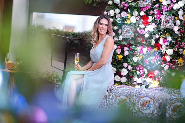 Designer Juliana Inglês celebra seus 32 anos com festa charmosa