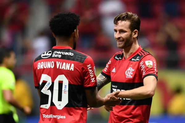 Veja jogadores em fim de contrato que podem deixar o seu time em 2022