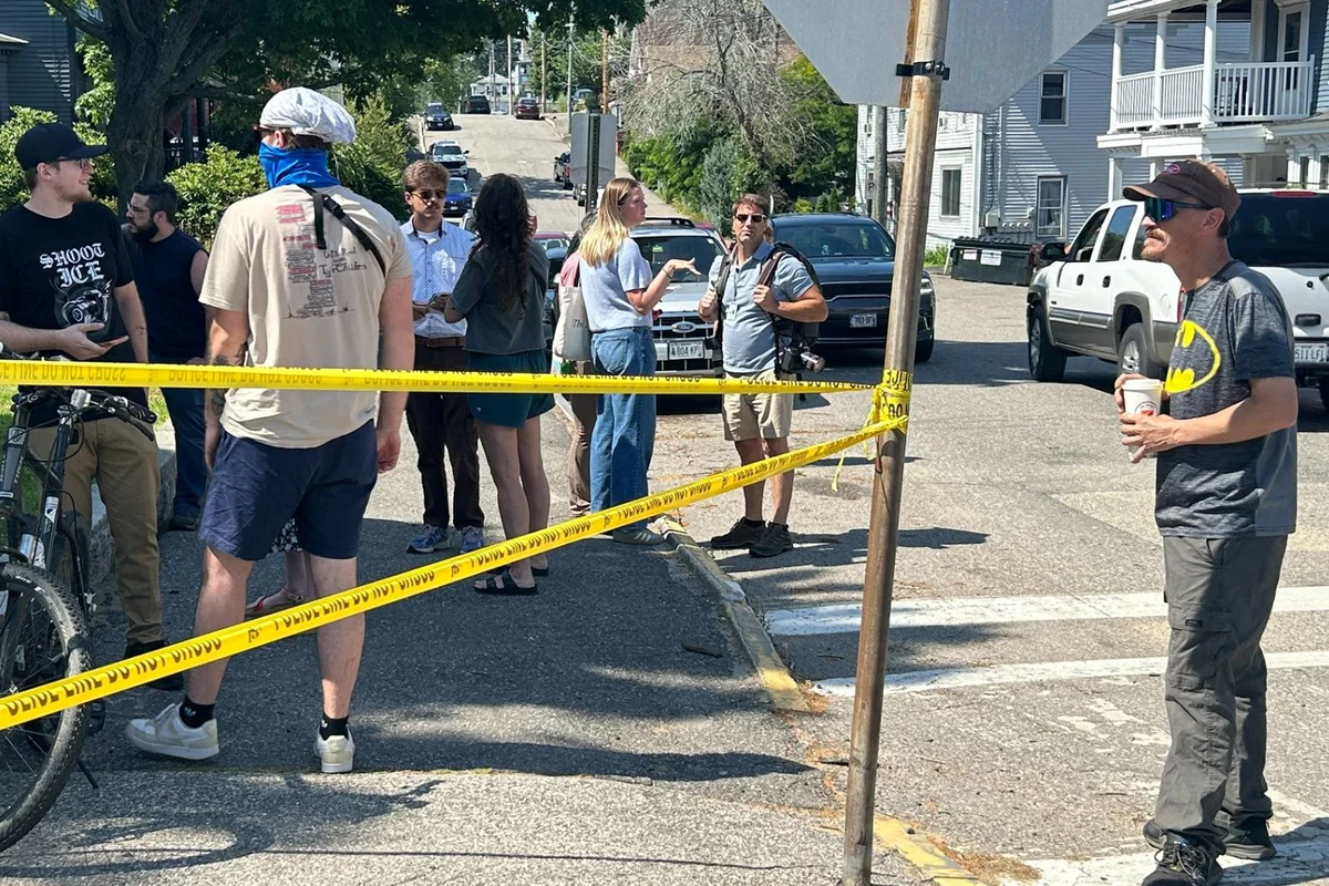 Tiroteio entre agentes do ICE e população deixa uma morta nos EUA