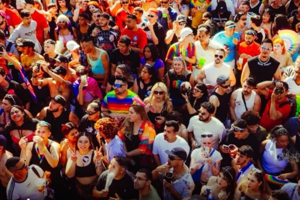 justiça suspende lei proibição crianças parada lgbtqiap+