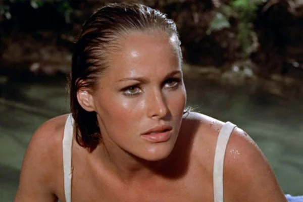 Ícone de 007, atriz Ursula Andress é alvo de golpe de R$ 120 milhões