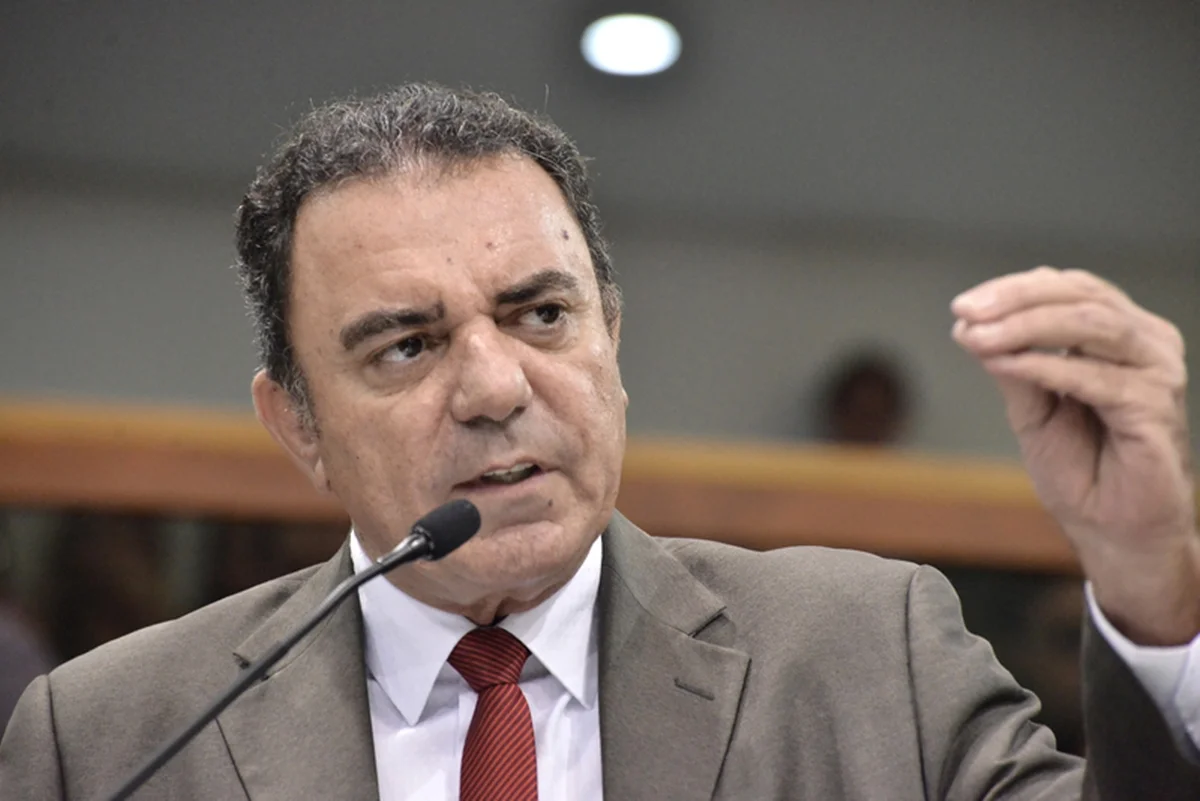 Luis César Bueno é ex-deputado e pré-candidato ao governo de Goiás pelo PT Luis César Bueno é ex-deputado e pré-candidato ao governo de Goiás pelo PT