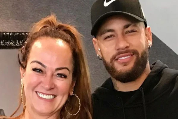 “Chegou o seu dia”, diz mãe de Neymar antes de jogo do Brasil