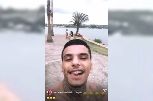 Homem sorrindo. DJ e MC Rafaelzin