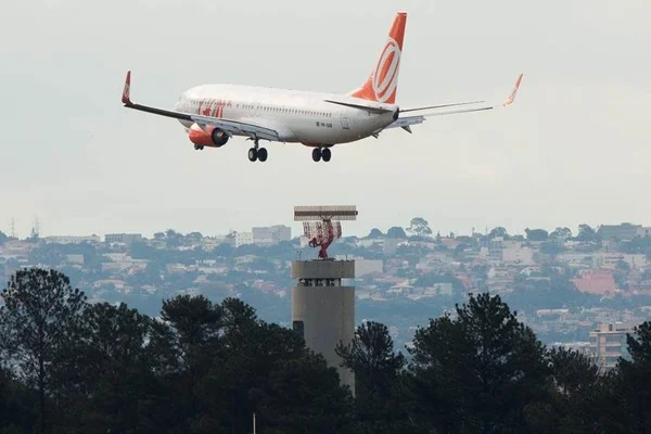 Gol ofereceu passagens para políticos buscarem propina, diz delator