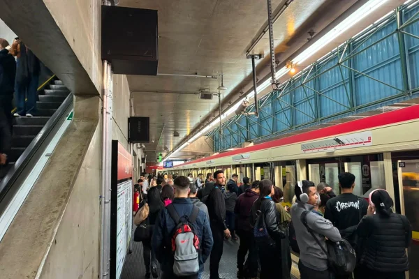 Greve na CPTM: Linha 13-Jade inicia operação parcial