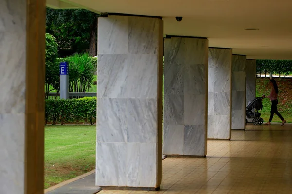 Pilotis dos blocos das superquadras, a utopia que não fracassou
