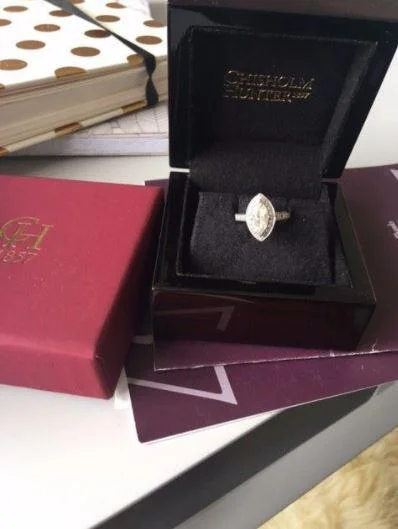 Mulher leiloa aliança no eBay após ex-noivo se assumir gay - imagem 4 Mulher leiloa aliança no eBay após ex-noivo se assumir gay - imagem 4