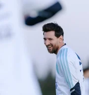 Lionel Messi se apresenta à seleção argentina para jogo de despedida - imagem 2 Lionel Messi se apresenta à seleção argentina para jogo de despedida - imagem 2