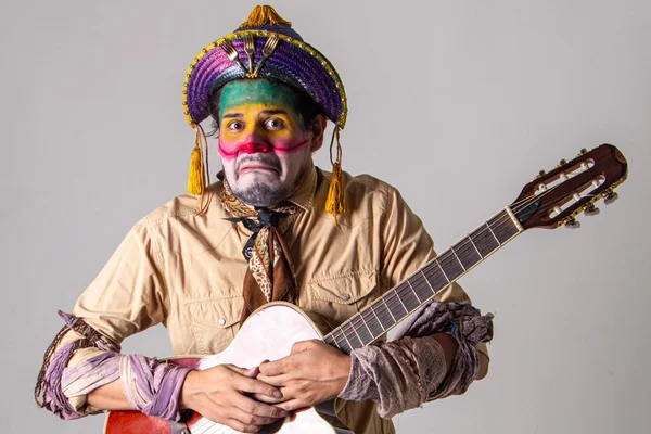 Alunos de teatro interpretam As Centenárias e Toc Toc