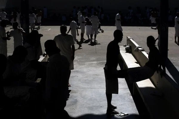 Saidão de Dia dos Pais beneficia 930 detentos no Distrito Federal