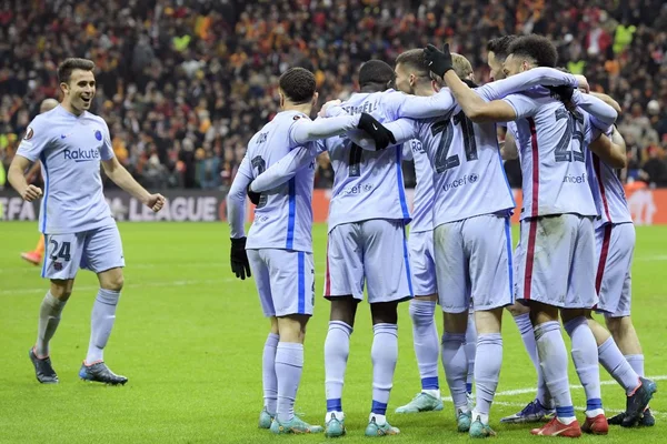 Barcelona vira e avança para as quartas de final da Liga Europa - Metrópoles