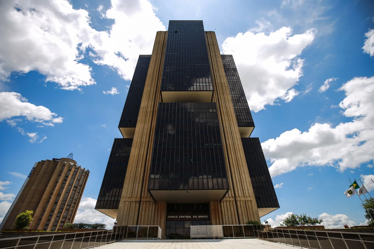BC determina retenção de transações em cripto para combater fraudes