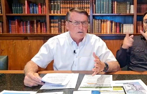 Bolsonaro ataca Fachin: “Soltou Lula para ser presidente da República”