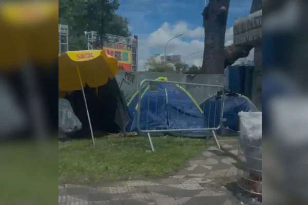 Acampamento de ambulantes no Ibirapuera