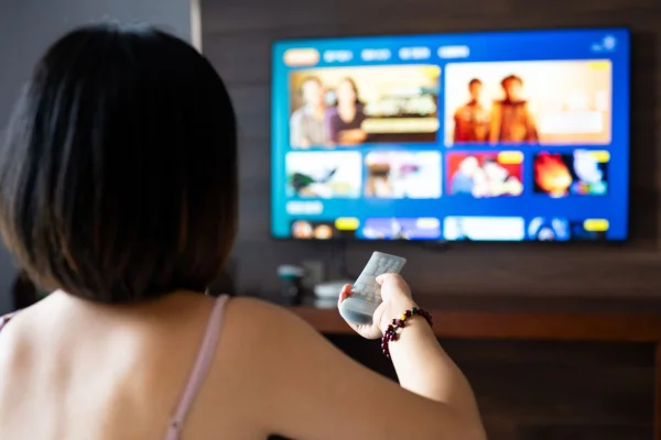 6 filmes essenciais para entender a revolução das mídias digitais