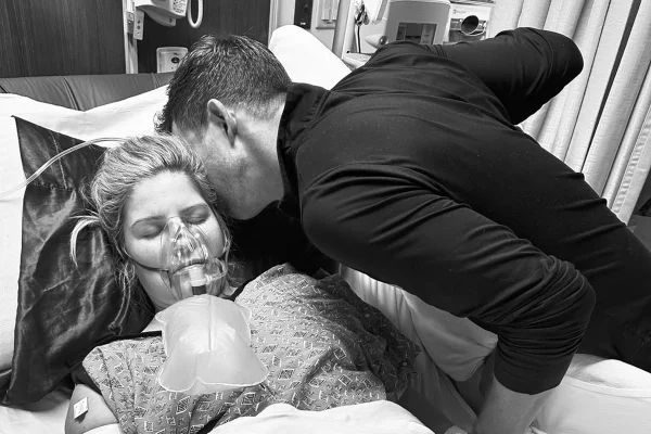 Ex-estrela de reality fica em estado grave após parto do 7º filho - destaque galeria Ex-estrela de reality fica em estado grave após parto do 7º filho - destaque galeria