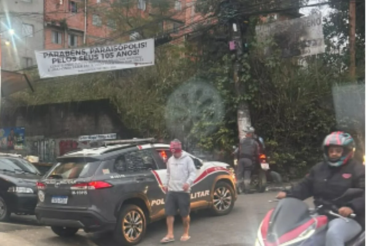Moradores foram abordados e revistados ao sair e entrar de comunidade Moradores foram abordados e revistados ao sair e entrar de comunidade