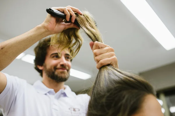 Penteados e cuidados com os cabelos para o verão - imagem 1 Penteados e cuidados com os cabelos para o verão - imagem 1