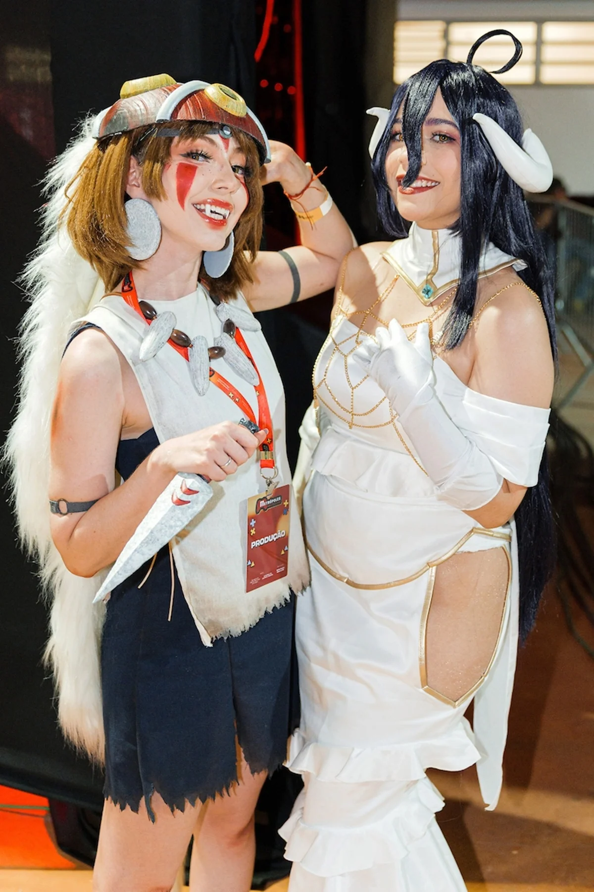 Cosplays de San, de Princesa Mononoke e Albedo, de Overlord Cosplays de San, de Princesa Mononoke e Albedo, de Overlord