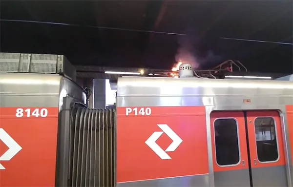 Trem da linha 11-Coral da CPTM