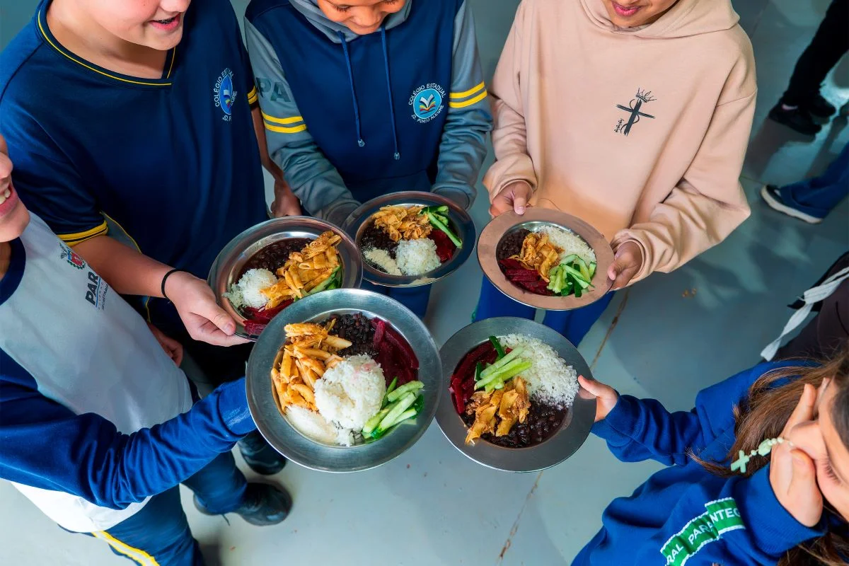 Houve investimento em alimentação de qualidade para os estudantes Houve investimento em alimentação de qualidade para os estudantes