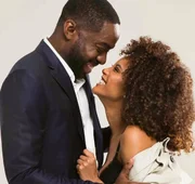 Lázaro Ramos e Taís Araújo posam sorridentes para as redes sociais