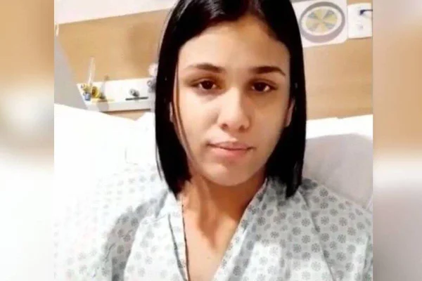 Rosto de mulher internada