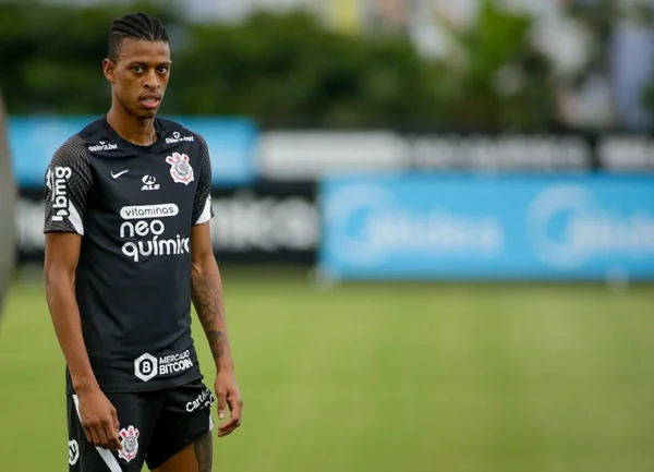 Zagueiro do Corinthians é acusado de estupro de vulnerável
