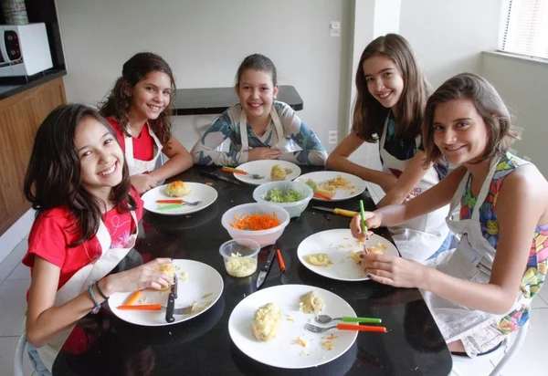 Prepare um lanche saudável e divertido para as crianças em 5 minutos