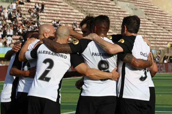Foto colorida do jogo de lendas entre Corinthians e Boca - Metrópoles