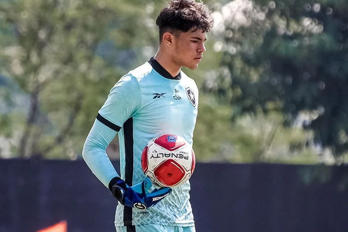Bruninho Samudio ficou duas partidas fora do campo após a punição Bruninho Samudio ficou duas partidas fora do campo após a punição
