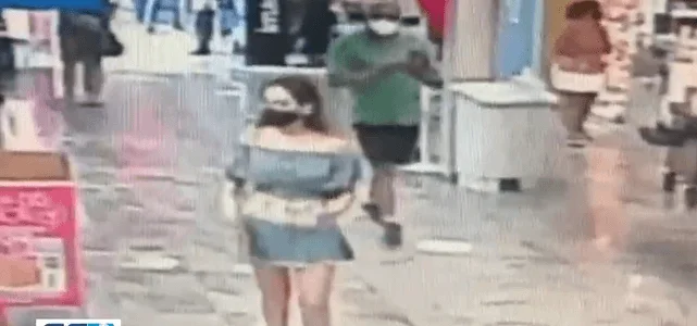 Polícia procura homem que tirou foto por baixo da saia de jovem em fila - imagem 1 Polícia procura homem que tirou foto por baixo da saia de jovem em fila - imagem 1