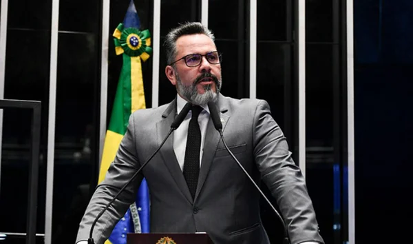 Imagem colorida do senador Alan Rick (União-AC) - Metrópoles