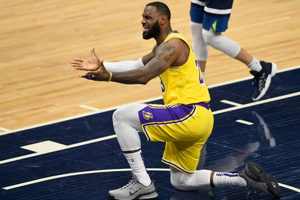 LeBron James ajoelhado na NBA