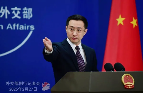 China acusa os EUA de “bullying econômico” após tarifaço de Trump