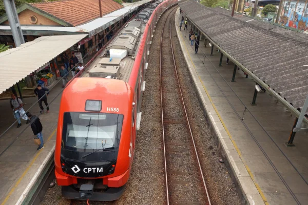 Imagem mostra trem da CPTM - Metrópoles