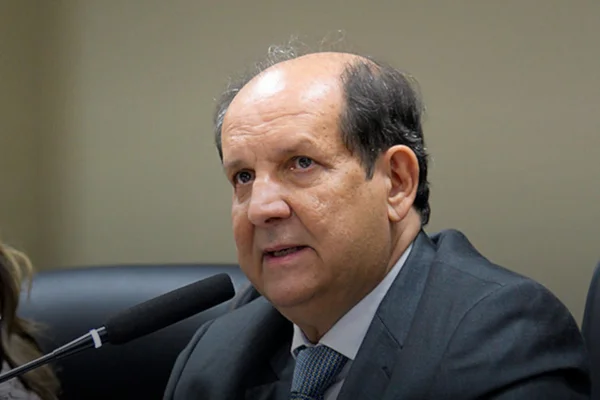 homem de terno