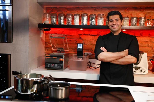 Chef Felipe Bronze lança croissant gourmet para a Croasonho