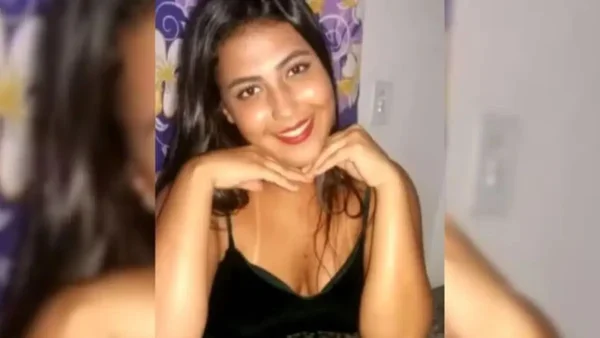 imagem colorida emilli corpo queimado na frente da filha goias