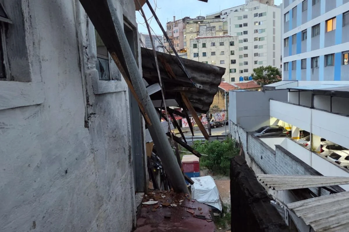 Escombros de pensão no Bixiga após desabamento Escombros de pensão no Bixiga após desabamento