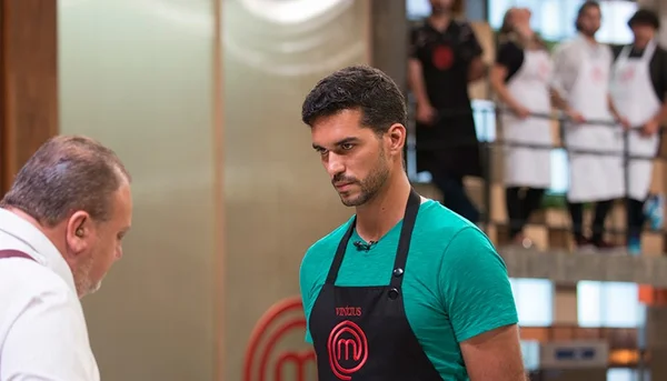 MasterChef Brasil: Vinícius é eliminado após preparar receita de Paola