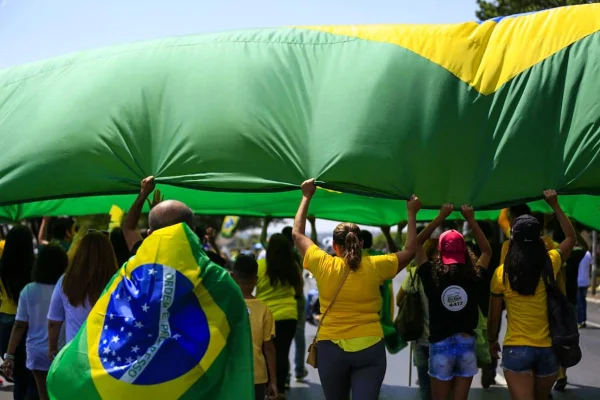 Análise: urnas de 2018 provocam forte guinada do Brasil para a direita