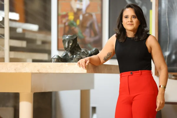 Conheça Monica Tachotte, curadora da nova mostra do Metrópoles Arte