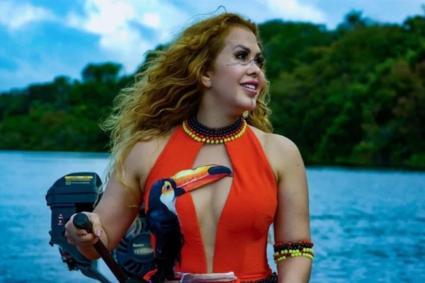 Foto colorida de Joelma